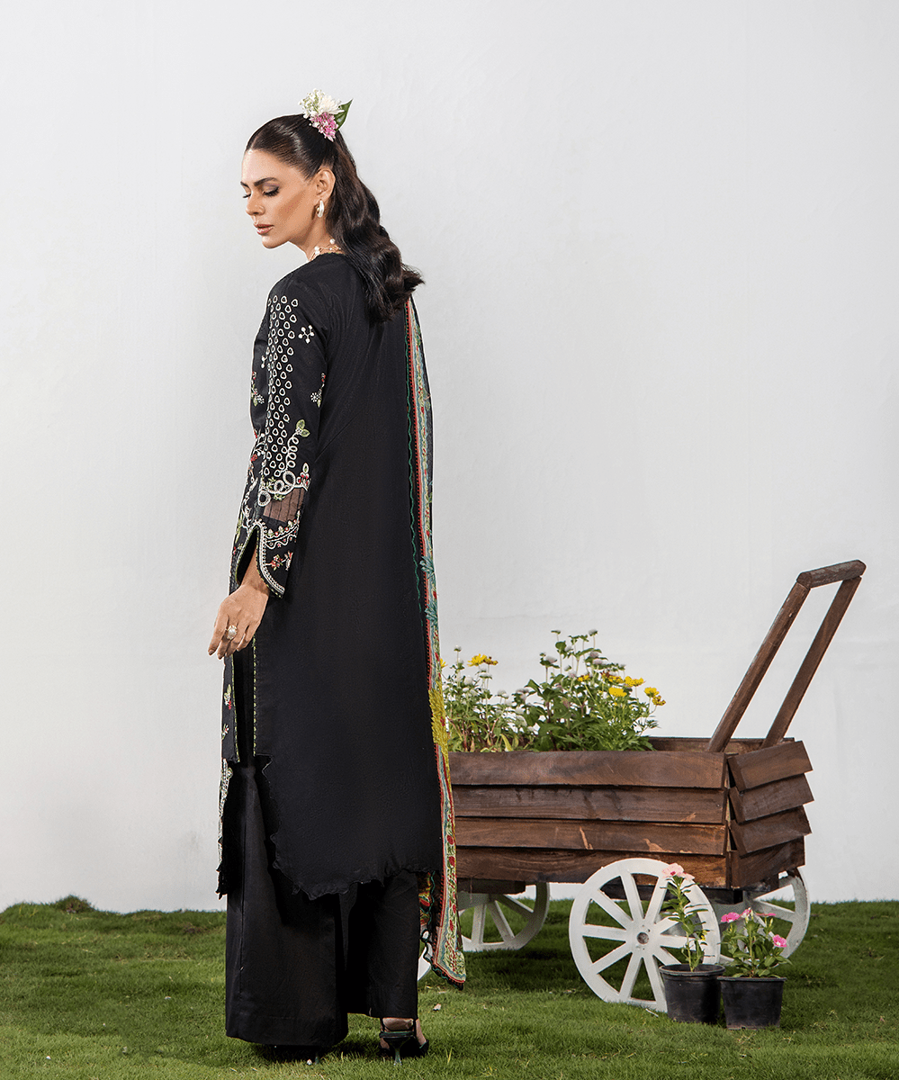 Raaz-e-Jaan (رازِ جاں) – Premium Luxury Lawn 3 Piece