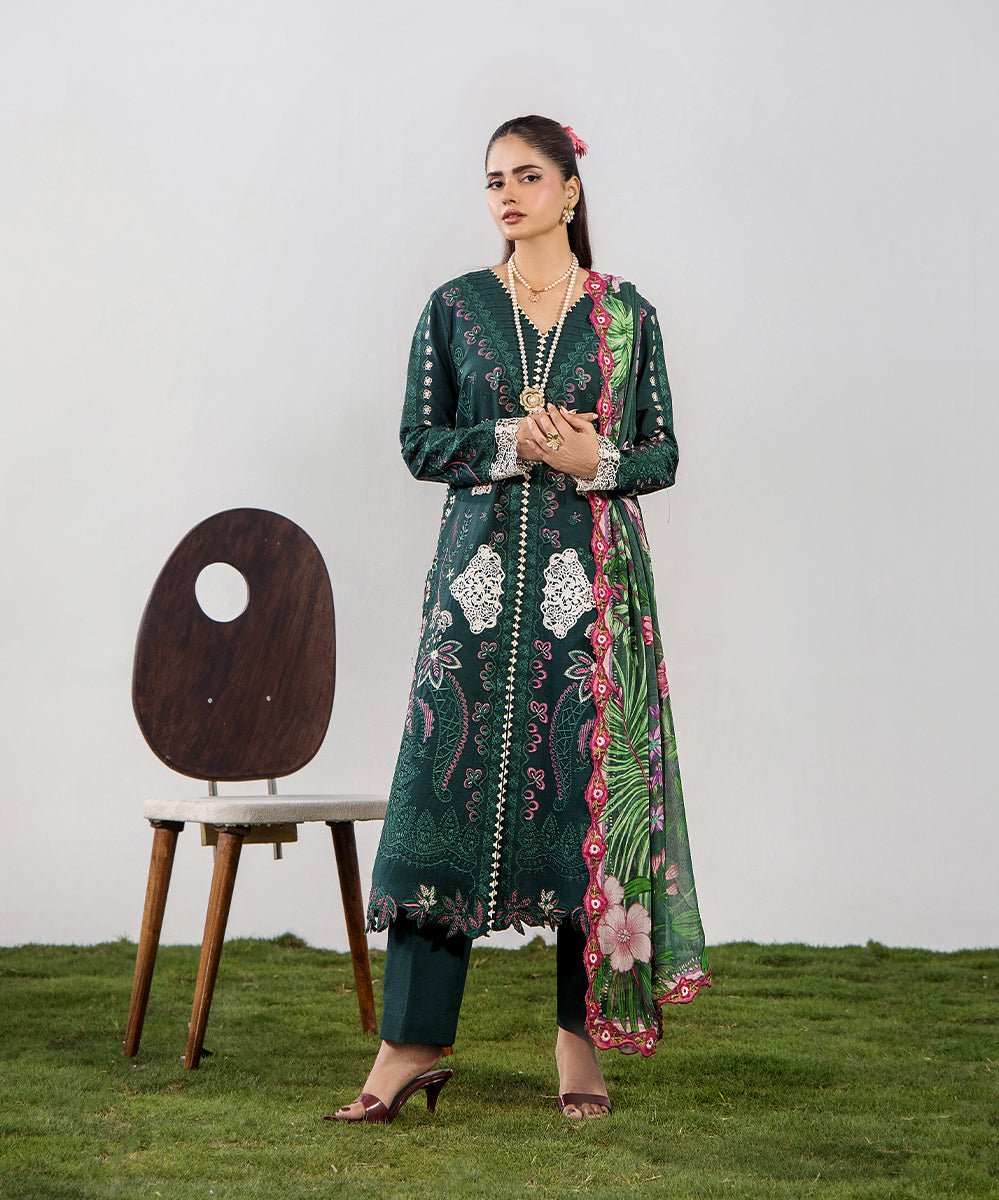 Naqsh (نقش) – Premium Luxury Lawn 3 Piece